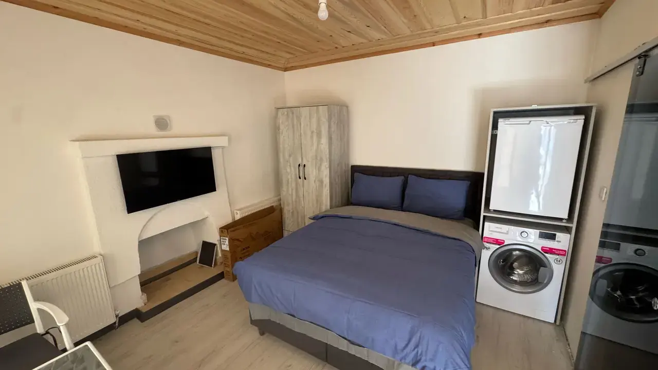 Stüdyo Oda - Aydınlık Pencere