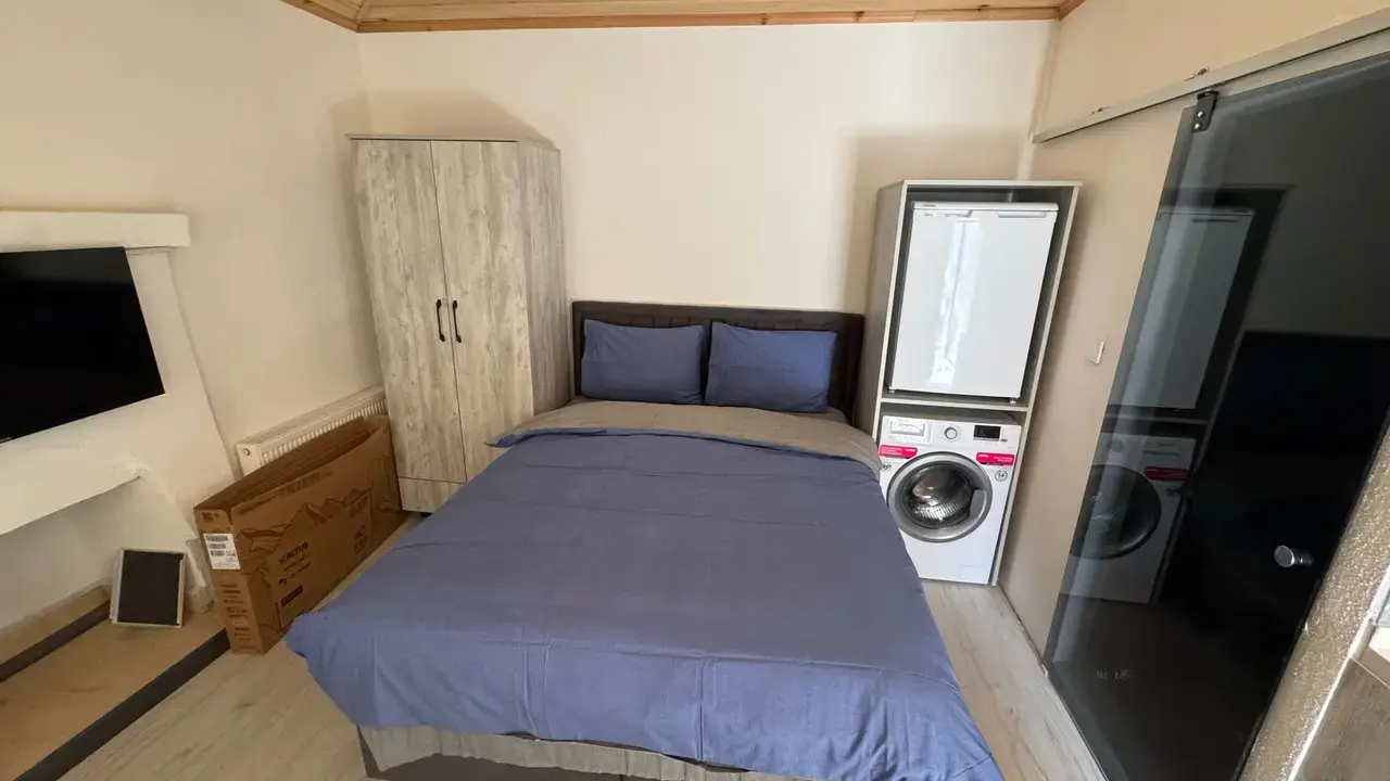 Stüdyo Oda - Geniş Açı