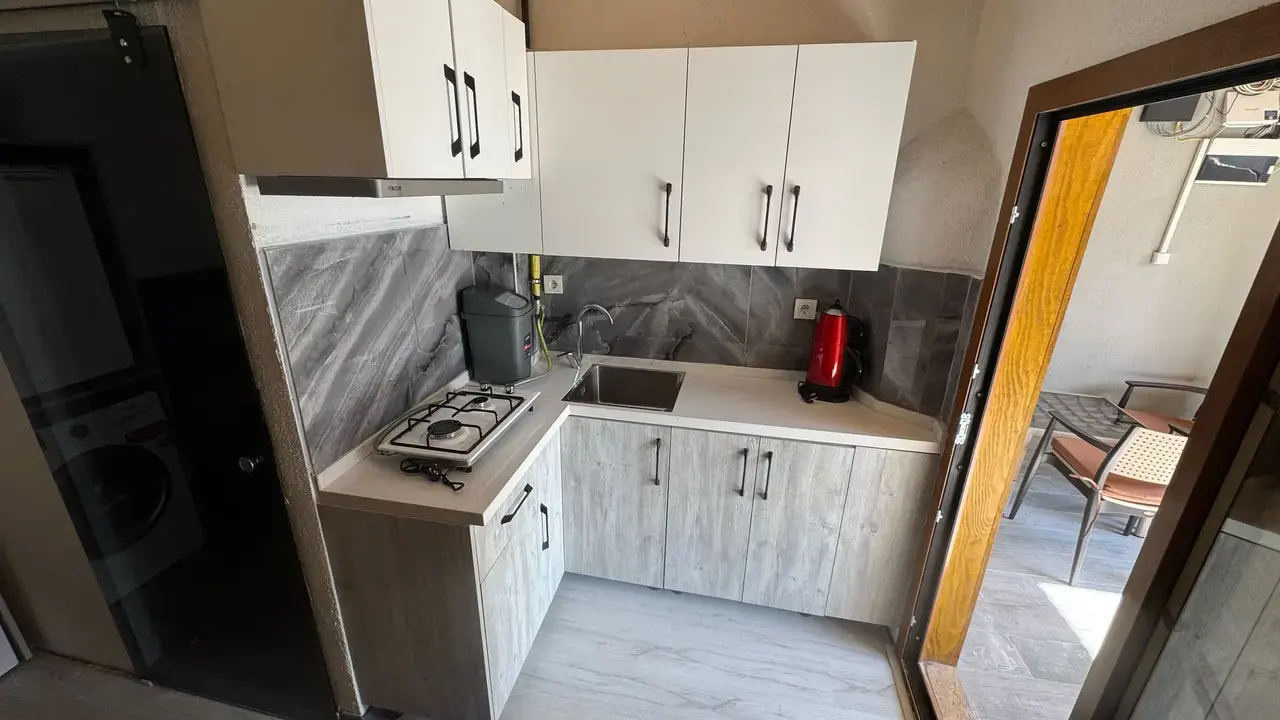 Stüdyo Oda - Balkon Kapısı